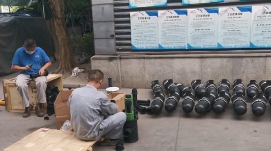 疊片污水處理器，正在裝配